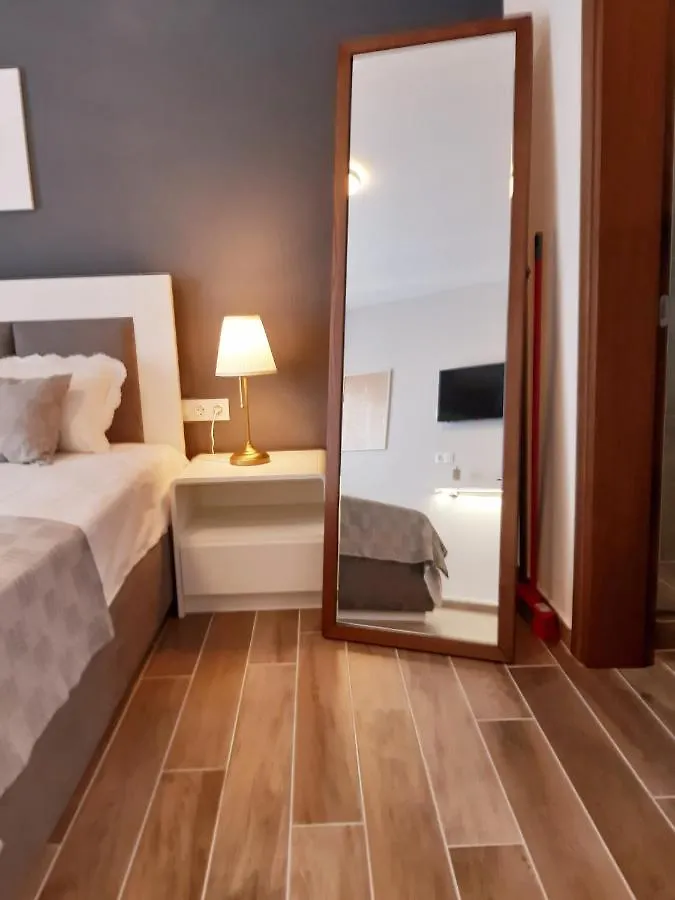 Studio Wilem Sarti Apartment